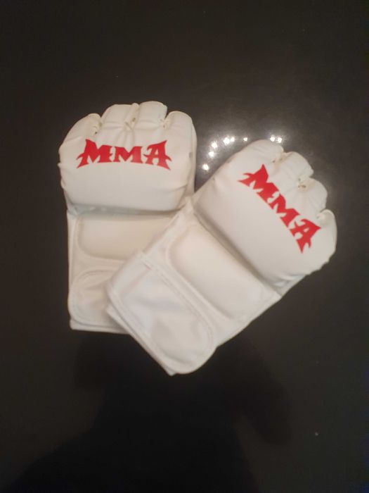 Ръкавици мма черни и бели
