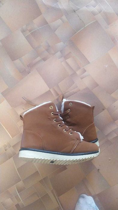 Ботинки зимние  женские