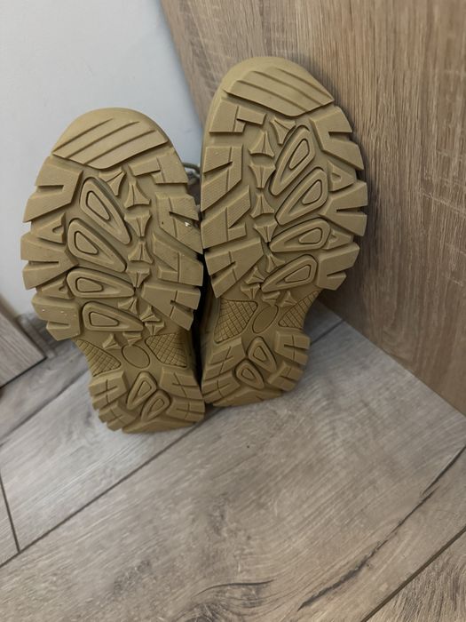 Дамски туристически и ловни обувки – №40, нови