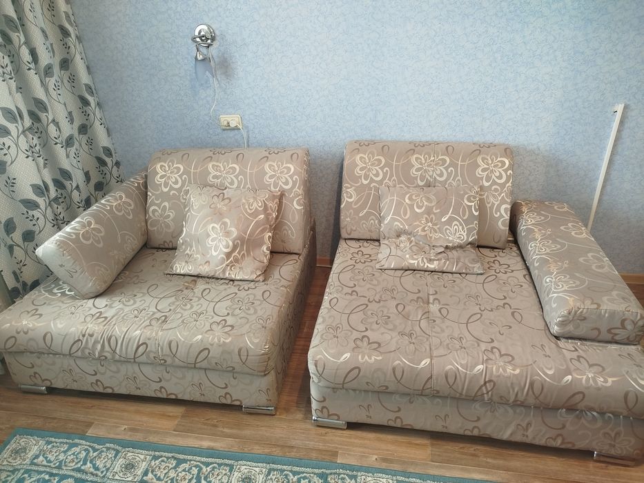 Продам раздвижной диван /2 кресла