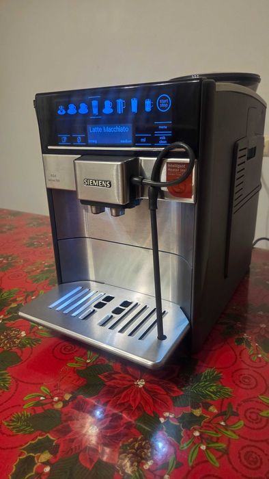 Espressorul automat Siemens EQ.6 plus s700