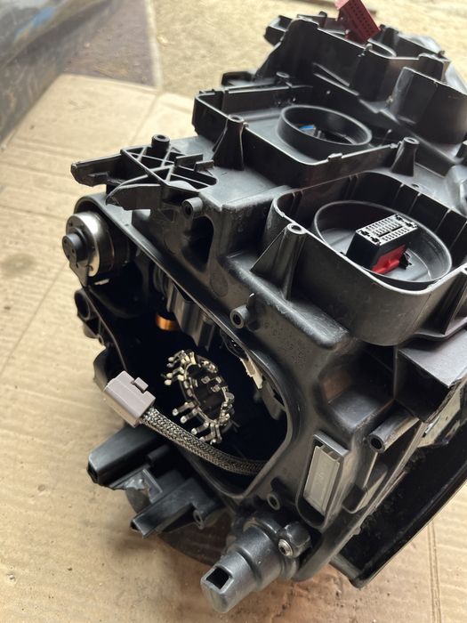 Ляв фар за Фолксваген VW Sportsvan