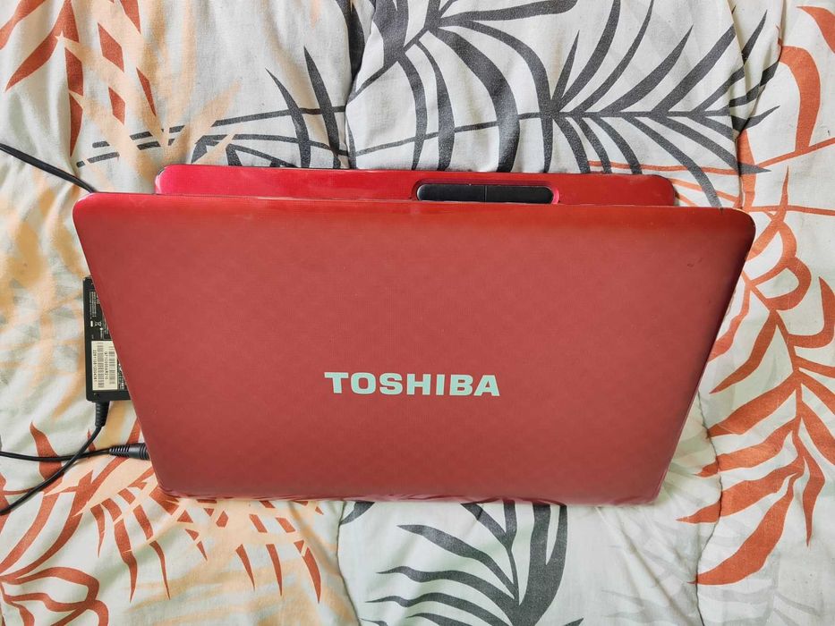Лаптоп Toshiba Satellite L750D-14R