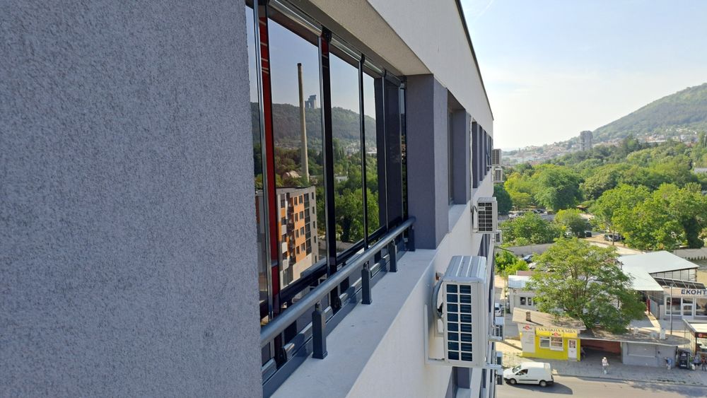 Безпрофилно остъкляване за тераси, балкони и веранди