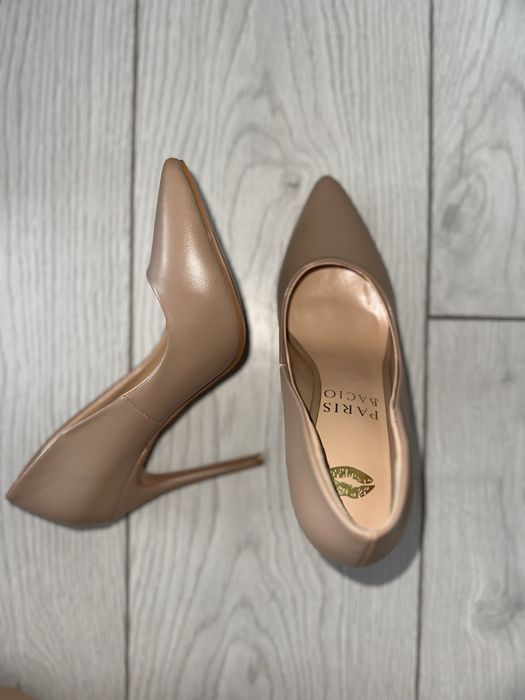 Туфли бежевые 33 р