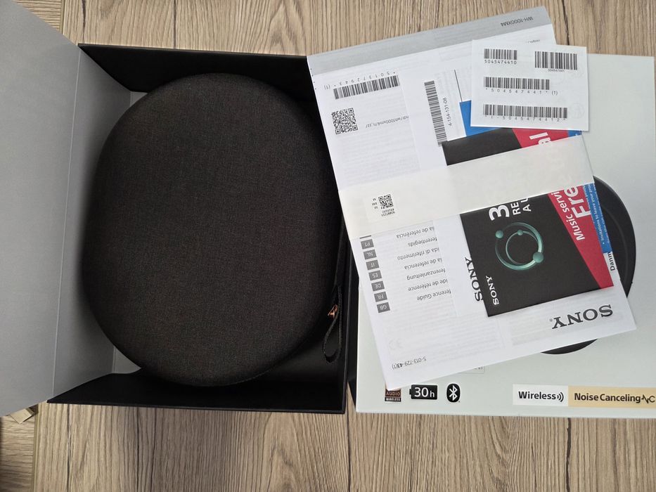 Casti Sony WH-1000XM4B negre, nefolosite, garantie Altex