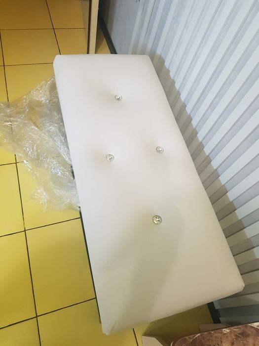 Диванчик в коридор