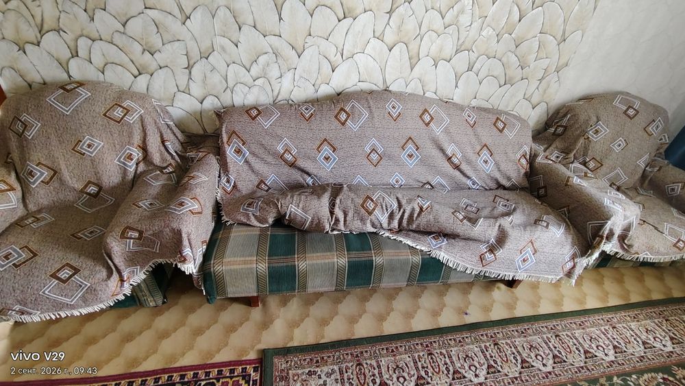 Мягкий уголок диван и два кресла