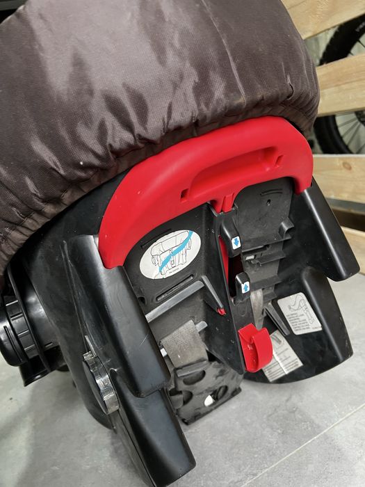 Автокресло Graco Junior Baby