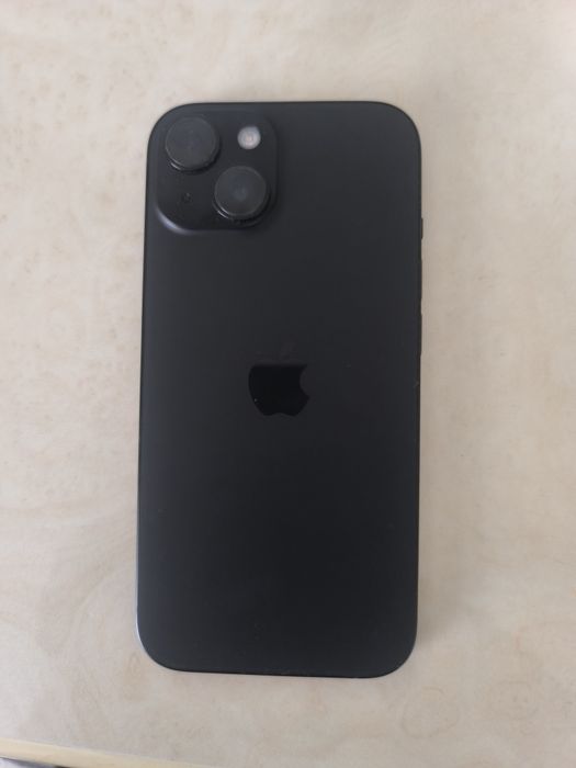 iPhone 15 в отличном состоянии
