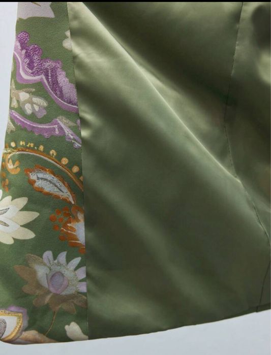 Сатениран дамски костюм, сако и панталон