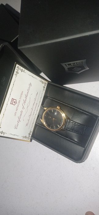 LNS Shvetsariya soati , holati yangi,sifati kafolatlangan .