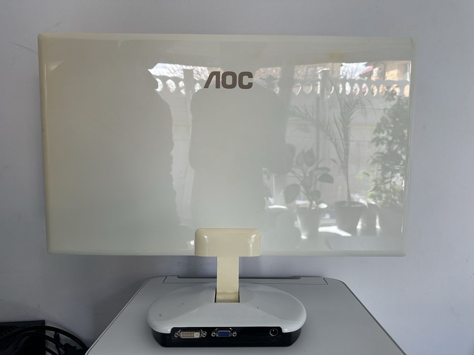 Monitor AOC 23inch