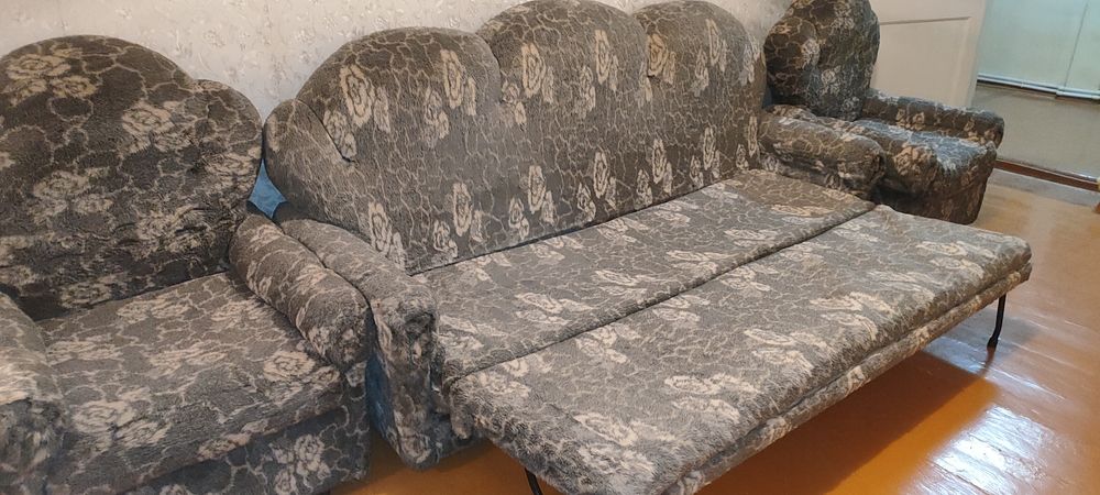 Продам Диван тр-ся химчистка