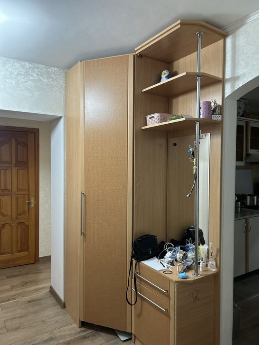 Угловой шкаф продается