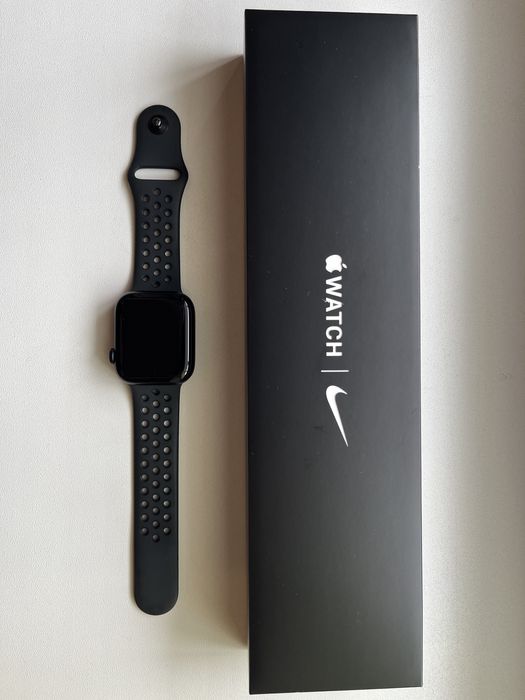Apple Watch Series 7 45mm Nike edition