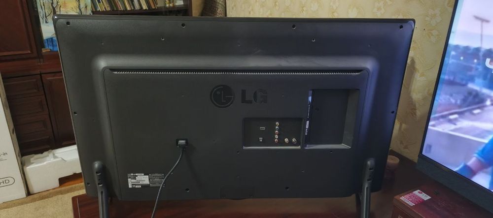 Телевизор LG 42'
