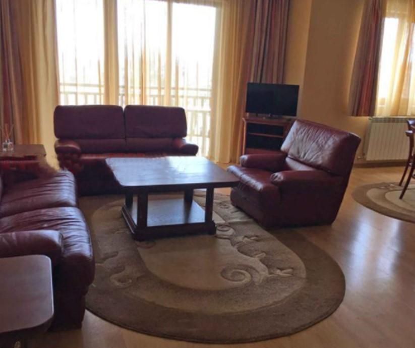 Дава се под наем Тристаен апартамент в София, Витоша - 144 кв.м за 1000 € - Снимка #1