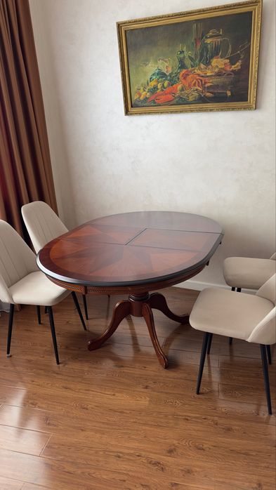 Срочно стол и стулья