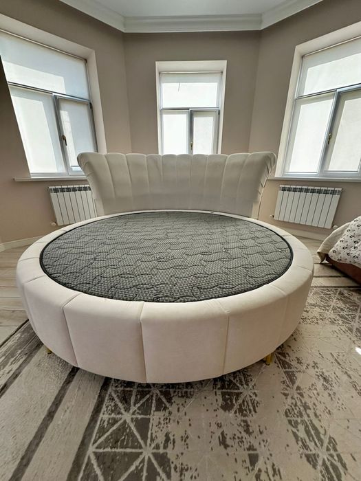 Кровать с матрасом