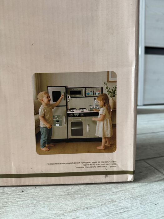 Детска дървена кухня с хладилник