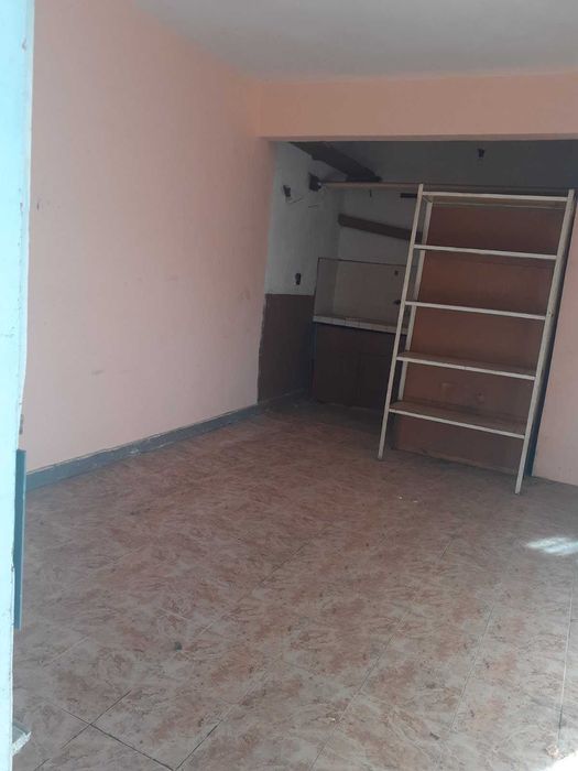 Дава се под наем Гараж / Паркомясто в Хасково, Център - 22 кв.м за 51 € - Снимка #2