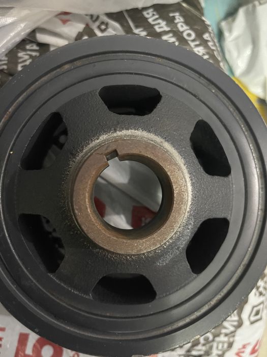 Шкив коленвала от мерседеса