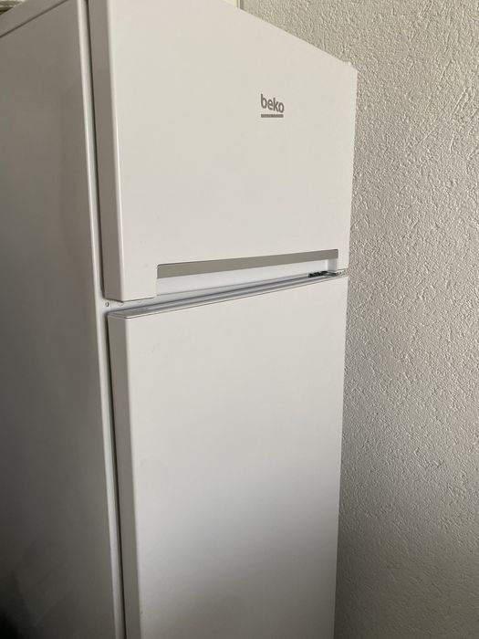 Хладилник с горен фризер BEKO RDSO 206 K40WN 143.00 см