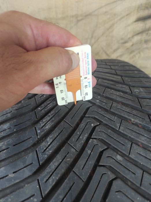 245/40/19 Hankook