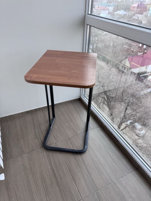 Продам столик недорого