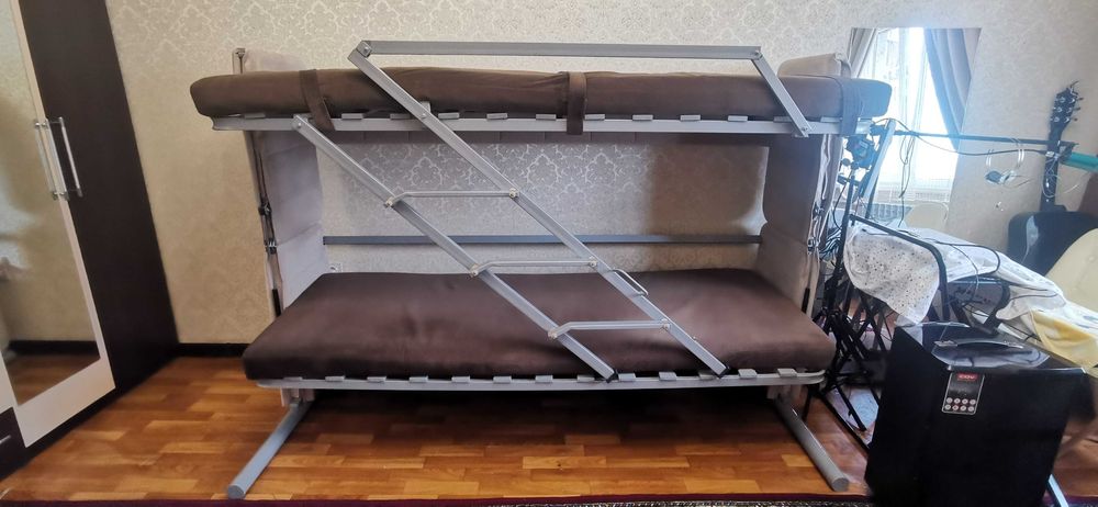 Двухъярусная кровать-диван