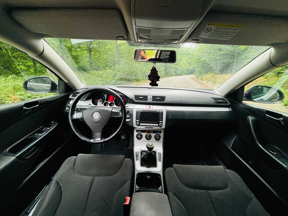 Vând Volkswagen passat B6