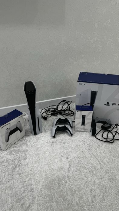 Продам Пс 5 слим с дисководом 2 джойстика