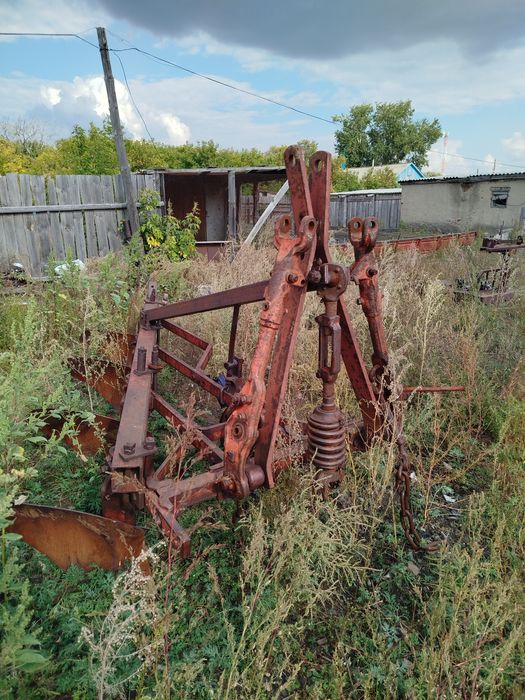 Продам 4-х корпусный плуг от ДТ-75