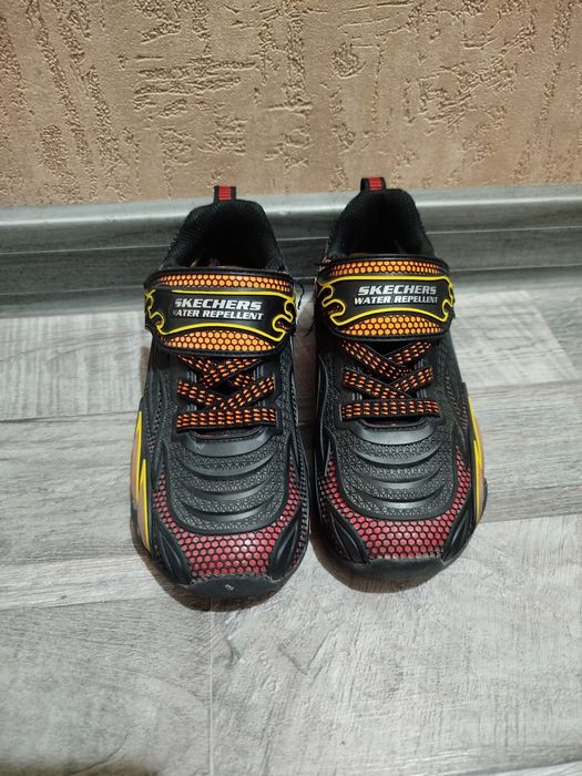 Детски светещи маратонки