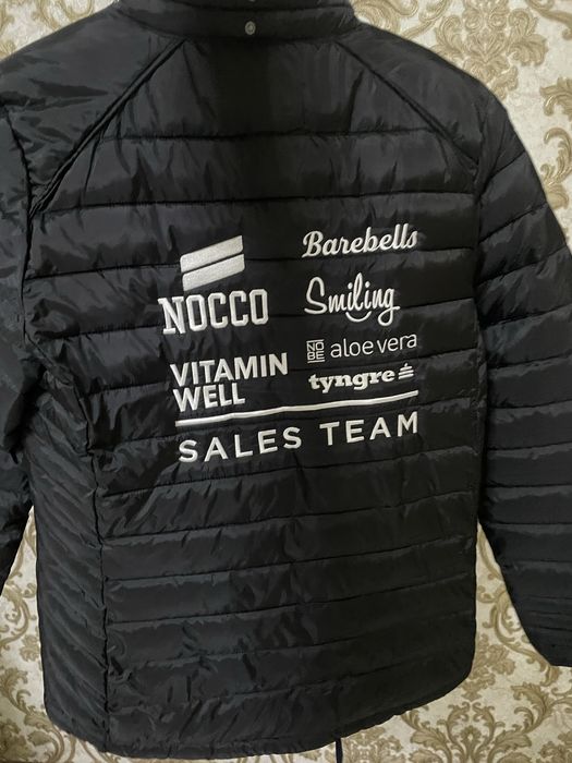 Куртка версии “Sales Team”