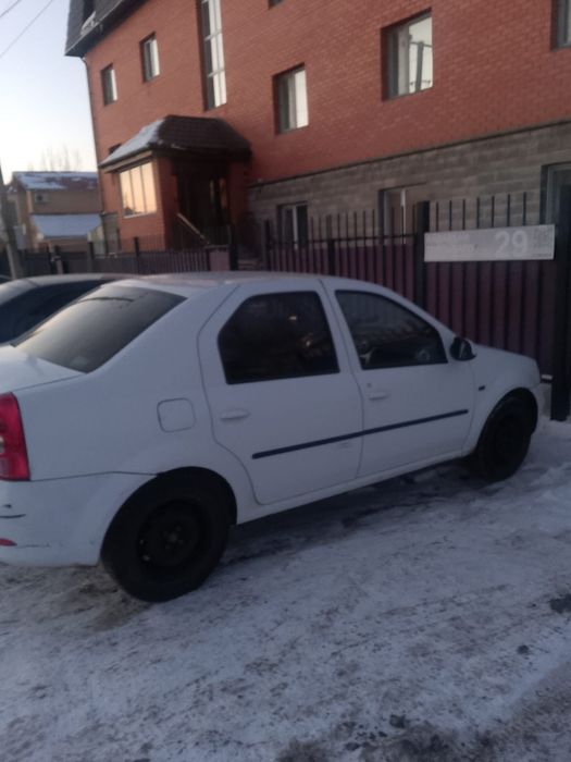 Продам машину рено логан