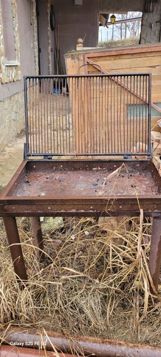 Grătar de curte din fier