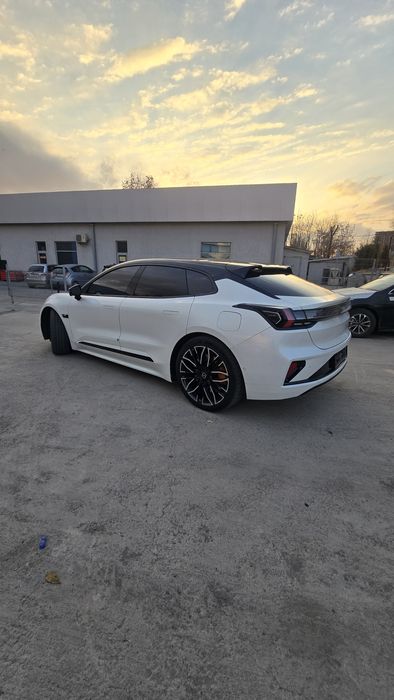 Zeekr 001. Idiyal moshina srochno sotiladi.