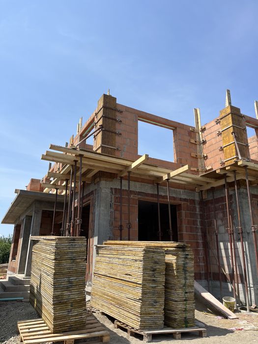 Inchiriere panouri doka, cofraje, sisteme cofrare si planseu, schela