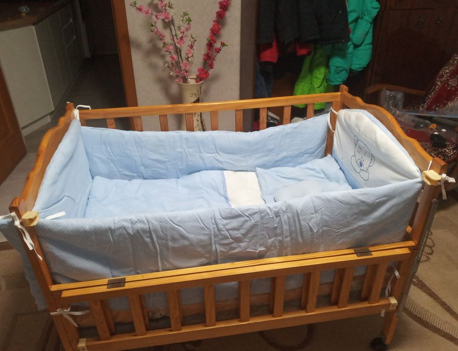 Продам детскую кроватку