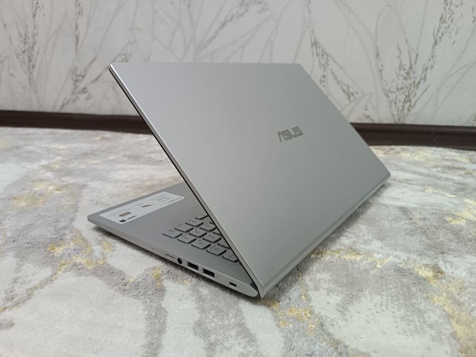 Ноутбук ASUS i3-10thGen + Документы.