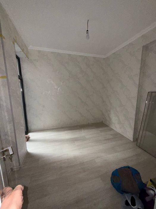 Срочно продаю 1 комнатную квартиру новостройку мирабадском 1 массив