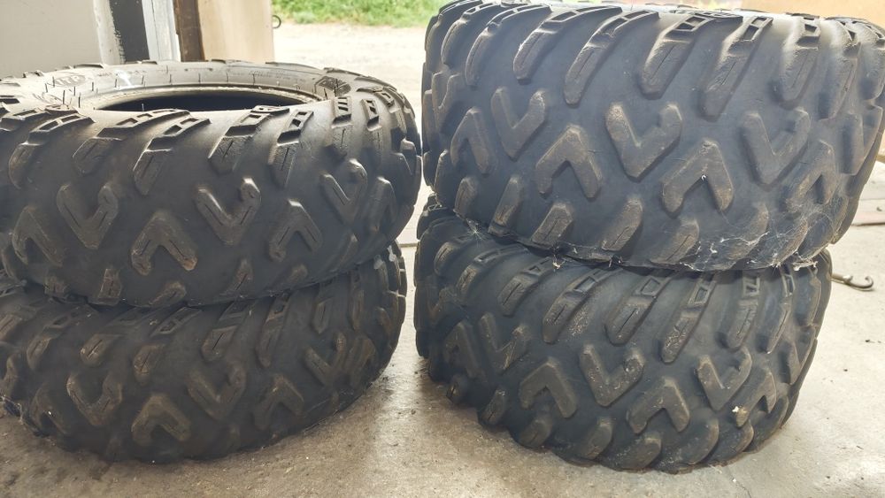 Продам комплект колес на квадроцикл без порезов и грыж26х11r12/26x9r12
