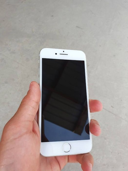 IIphone8 topib oldim qodini kim bilsa beram