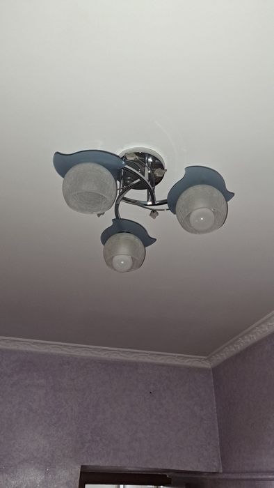 Продаются люстры