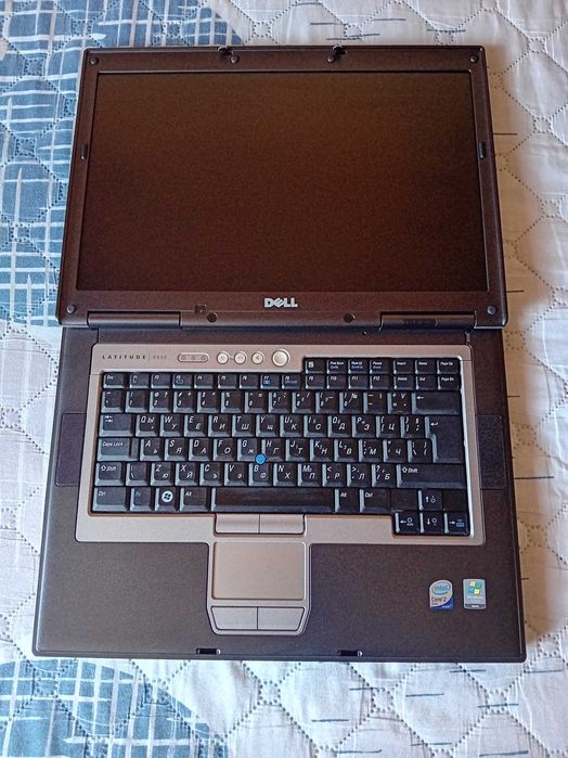 Лаптоп Dell Latitude D830