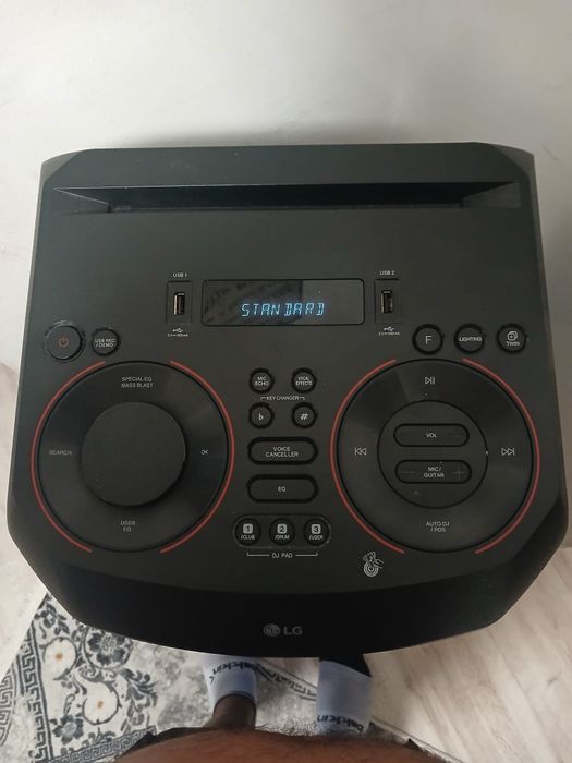Vând difuzor X BOOM LG