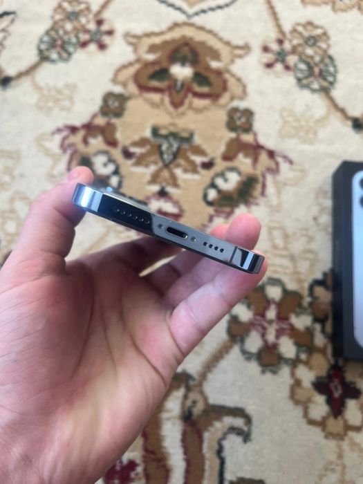 Продам айфно 13 про макс