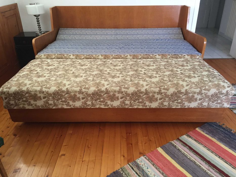 Разтегателно канапе което става на легло